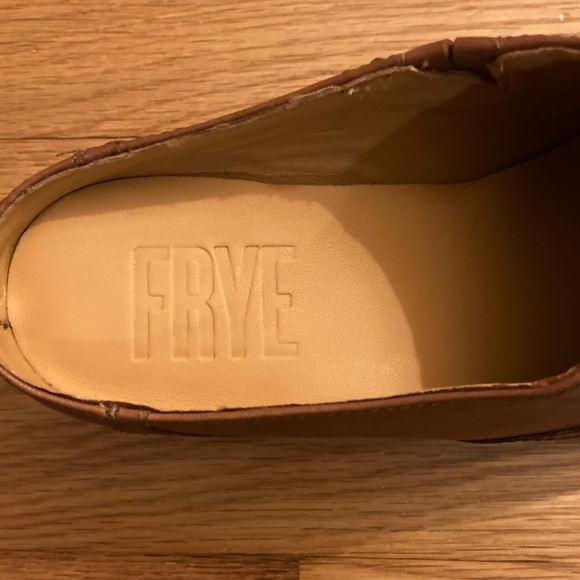 Frye Women's 7.5M Tan Leather Mules - Picture 2 of 5